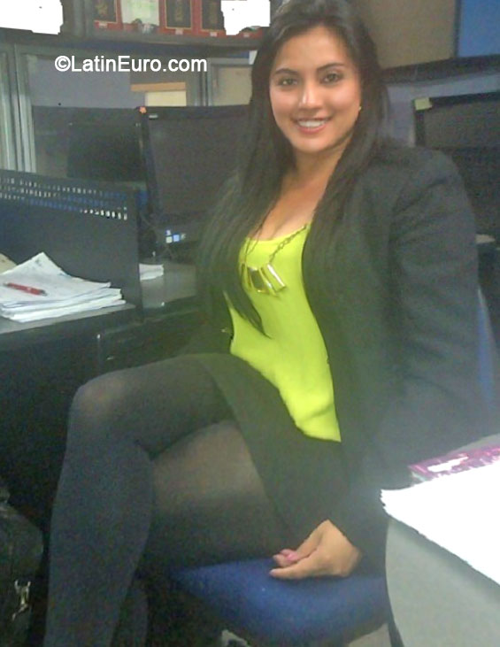 Date this pretty Colombia girl Linda from Bogota CO14527