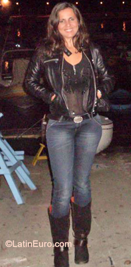 Date this charming Brazil girl Cristiane from Salvador BR8284