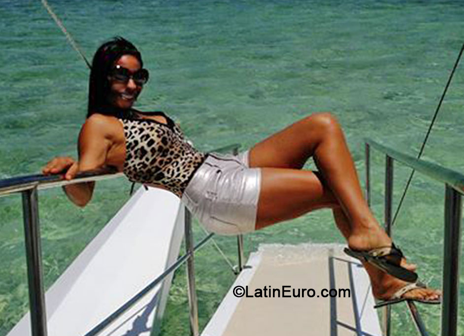 Date this fun Brazil girl Geni from Rio De Janeiro BR8293