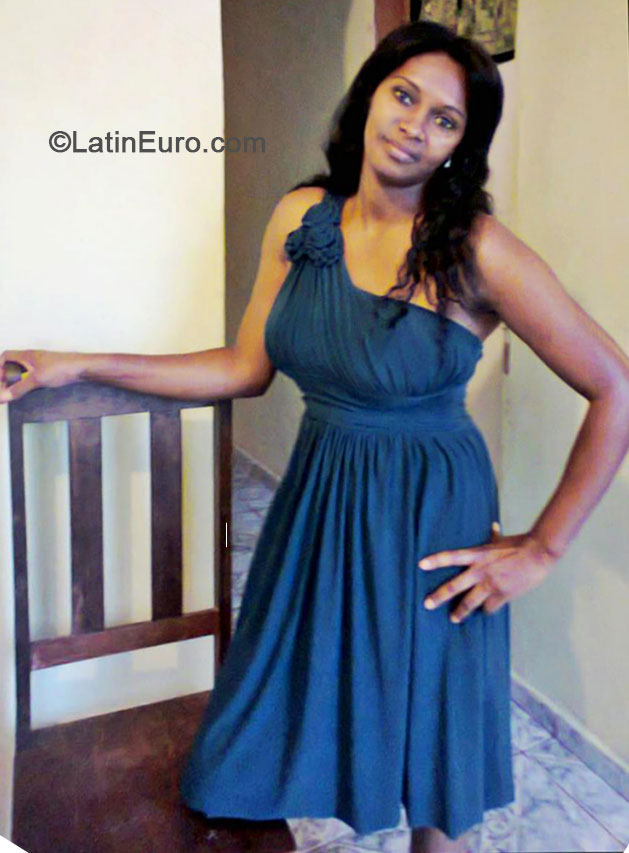 Date this happy Brazil girl Liziane from Santa Luzia BR8985