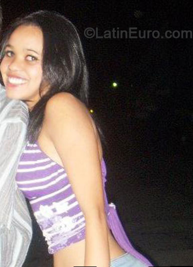 Date this lovely Brazil girl Amanda from Sao Paulo BR8324