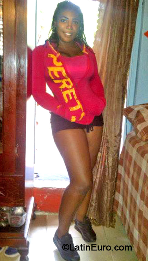 Date this funny Jamaica girl Hicha from Kingston JM1440