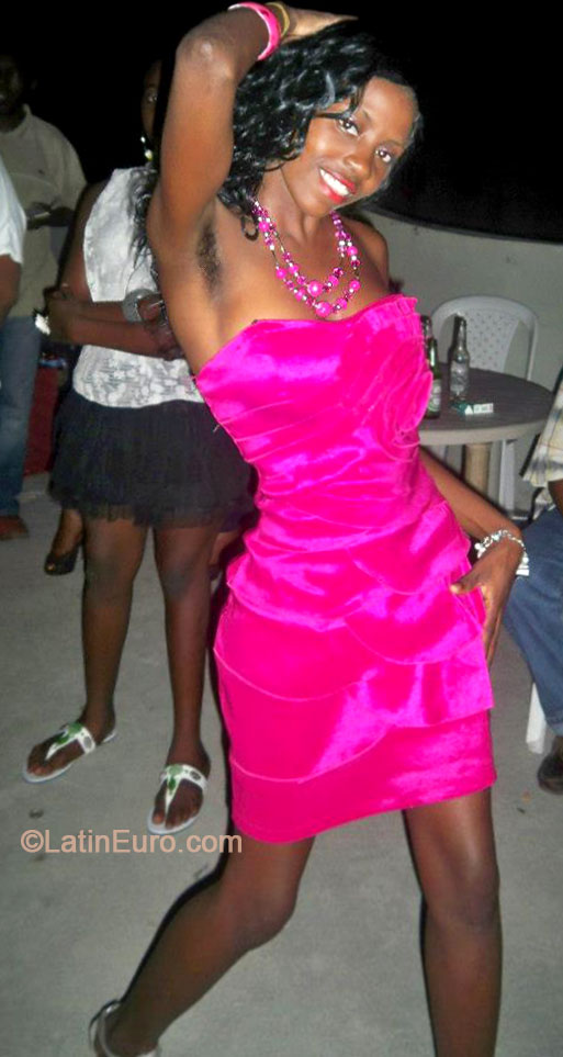 Date this passionate Jamaica girl Shanique from Kingston JM1448