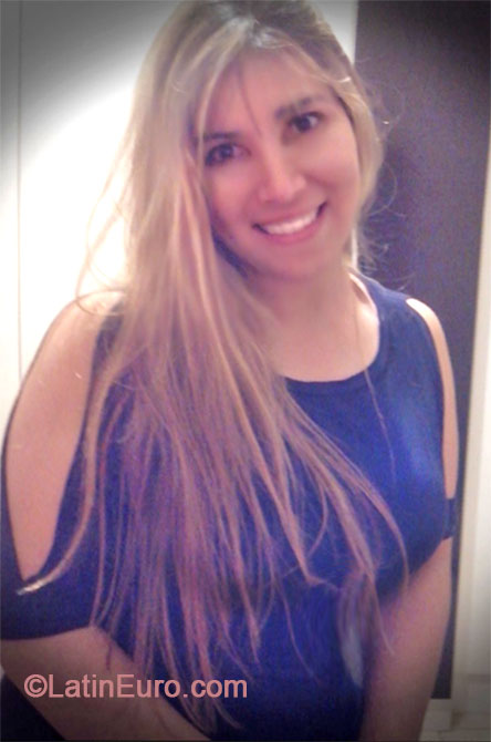 Date this gorgeous Brazil girl Elizangela from Curitiba BR8362