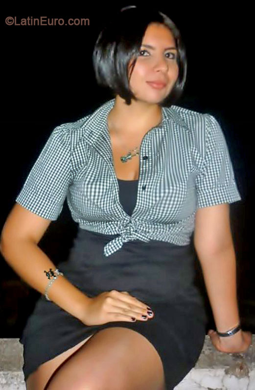 Date this passionate Brazil girl Anna from Maringa BR8368