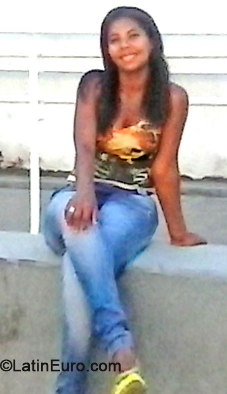 Date this hot Brazil girl Andreia from Porto Seg uro BR8377