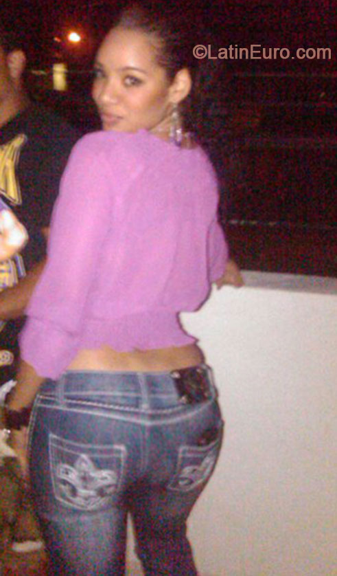 Date this pretty Dominican Republic girl Yocasti from Santiago DO18053
