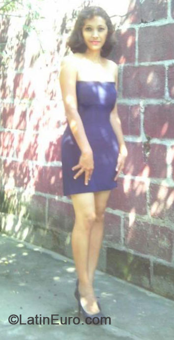 Date this charming Honduras girl Larissa from San Pedro Sula HN912