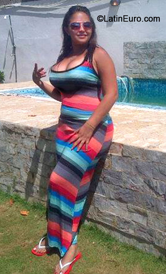 Date this athletic Venezuela girl Yobar from Caracas VE125