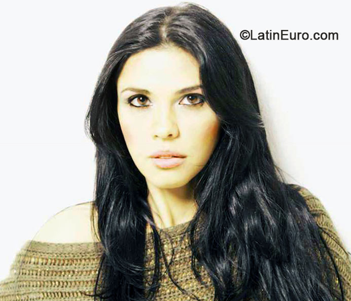 Date this good-looking Brazil girl Michely from Sao Paulo BR8403