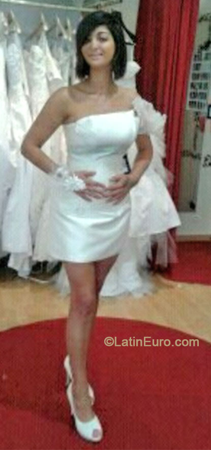 Date this athletic France girl Sms from Grenoble FR228