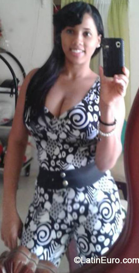 Date this fun Dominican Republic girl Dayani from Santo Domingo DO18215