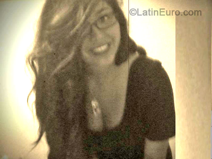 Date this funny Peru girl Suriksa from Piura PE882
