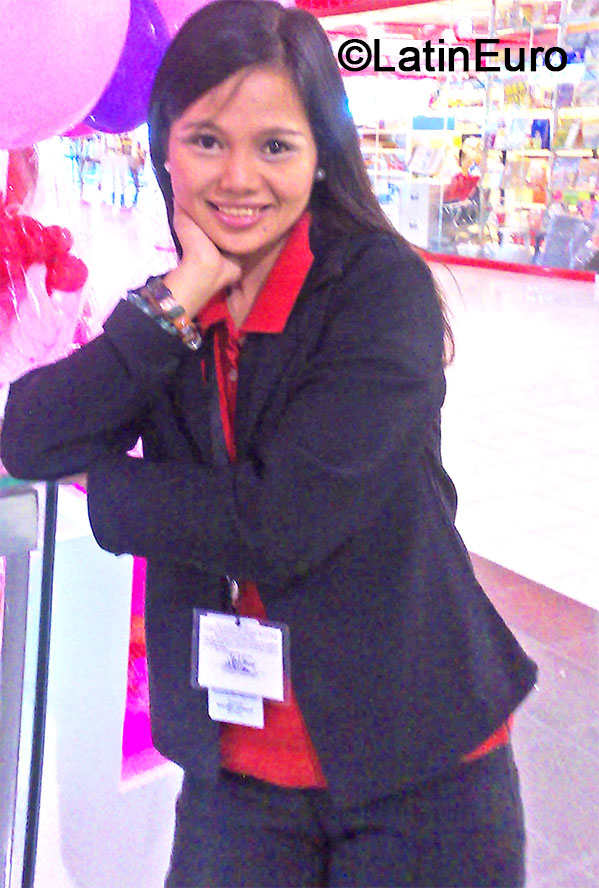 Date this nice looking Philippines girl Mylyn from Manila PH602