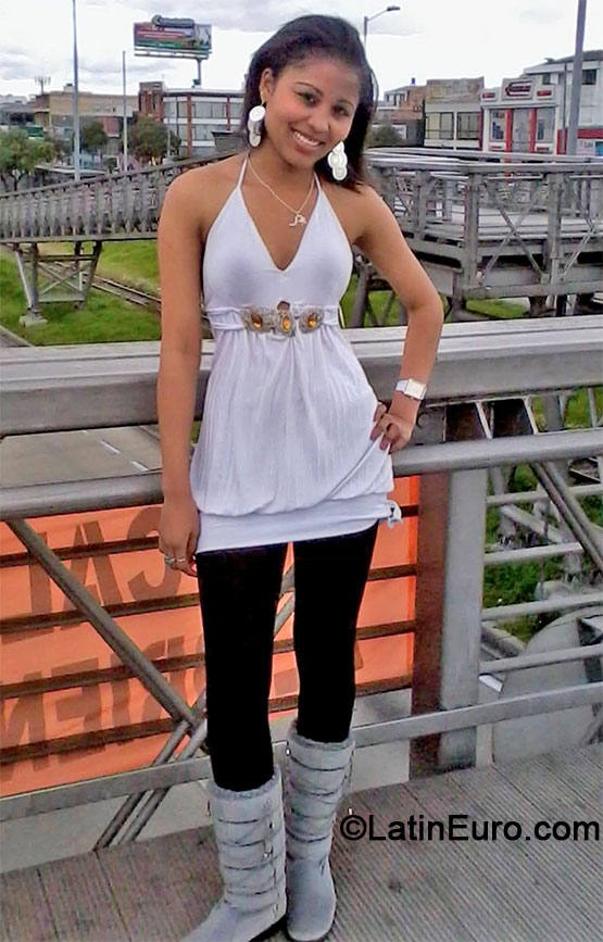 Date this young Colombia girl Angelica from Bogota CO14738