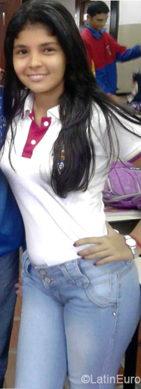 Date this good-looking Venezuela girl Edith from Caracas VE136