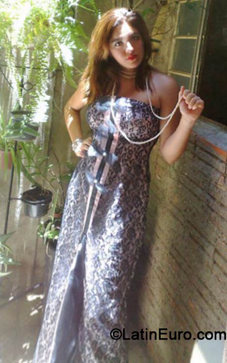 Date this athletic Brazil girl Sabrina from Sao Paulo BR8518