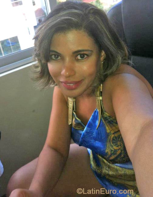 Date this sultry Brazil girl Renata from Goiania BR8535