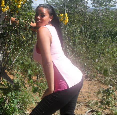 Date this funny Brazil girl Elisangela from Salvador BR8537