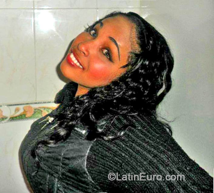 Date this lovely Colombia girl Branis from Bogota CO14828