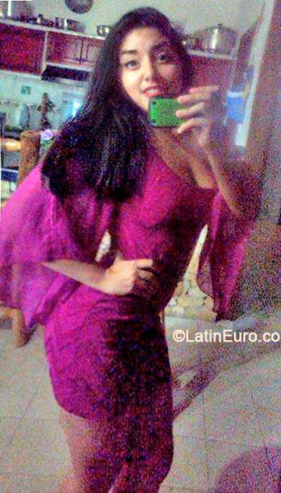 Date this foxy Venezuela girl Ariane from Barinas VE148