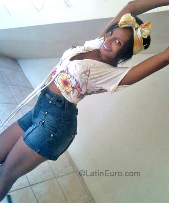 Date this stunning Jamaica girl Colleen from Clarendon JM1552