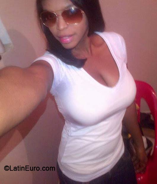 Date this pretty Venezuela girl Sitia from Caracas VE155