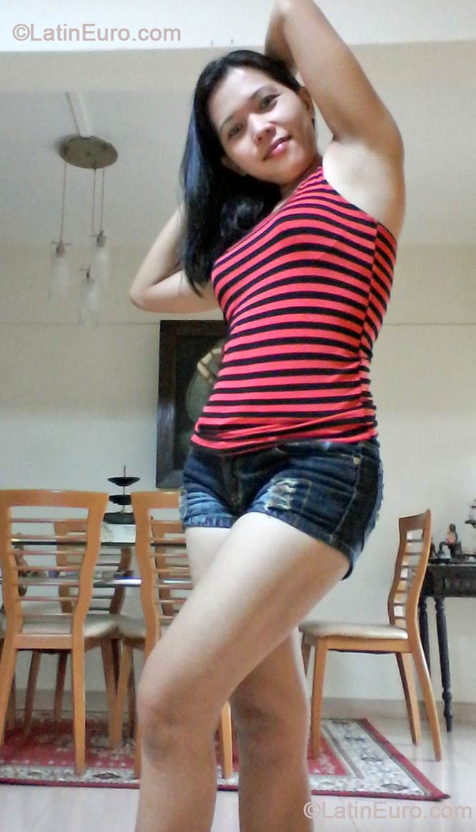 Date this charming Philippines girl Leonora from Maasin PH617