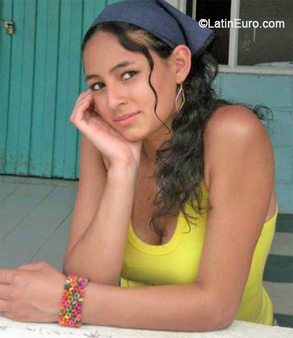 Date this pretty Colombia girl Angela from Bogota CO14925