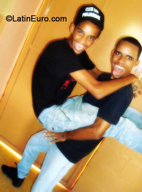 Date this georgeous Dominican Republic man Anthonys from Santo Domingo DO18501