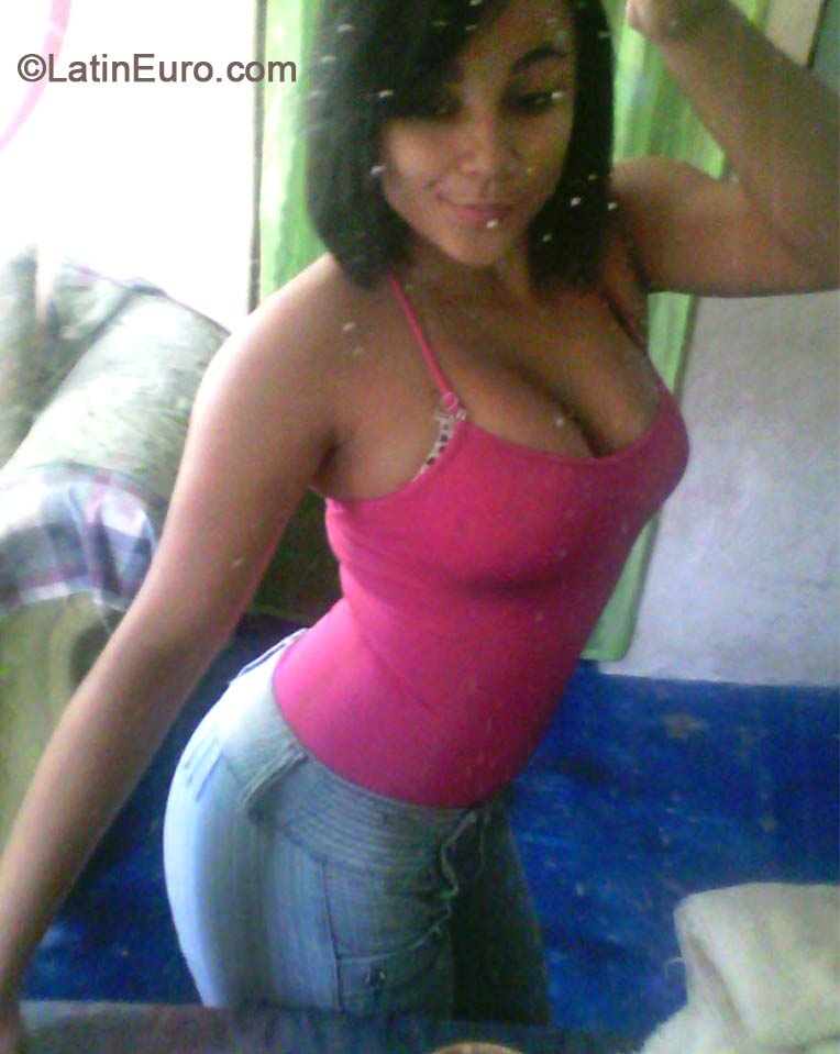 Date this exotic Dominican Republic girl Modelisa from Santo Domingo DO18770