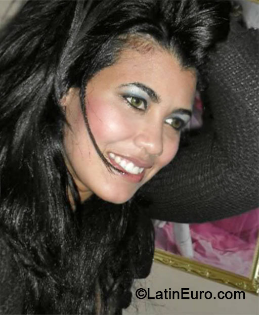 Date this voluptuous Brazil girl Lola from Juiz De Fora BR8678
