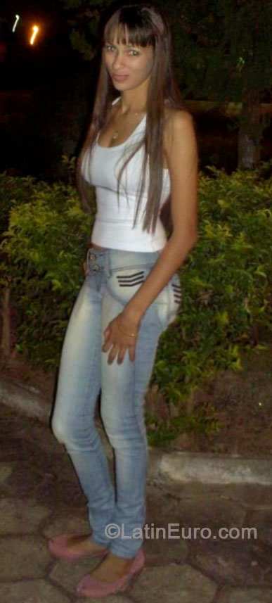 Date this voluptuous Brazil girl Kely from Tabapora BR8681