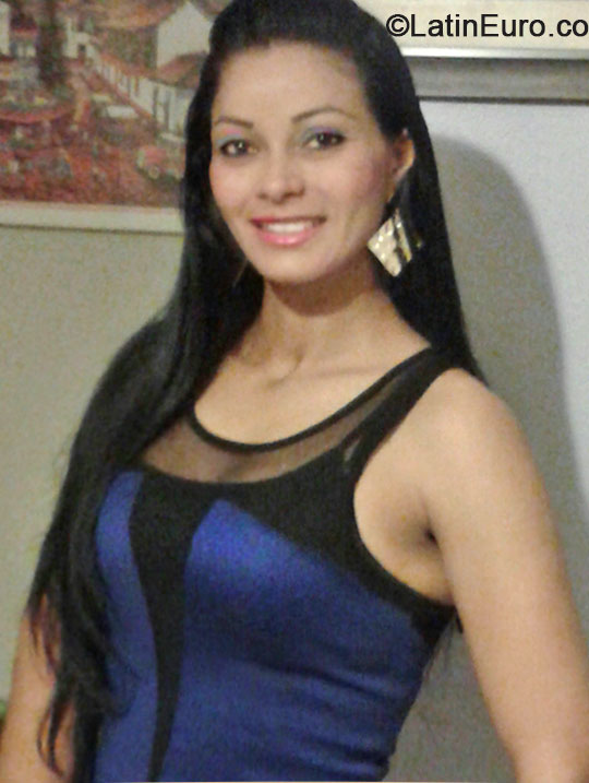 Date this tall Dominican Republic girl Elisabeth from Santo Domingo DO18593