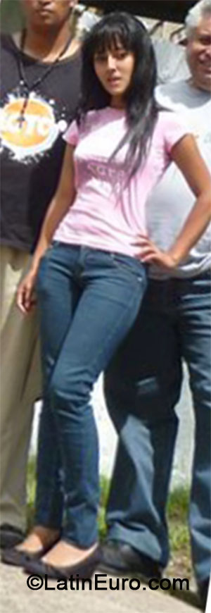 Date this lovely Honduras girl Rosa from Tegucigalpa HN940