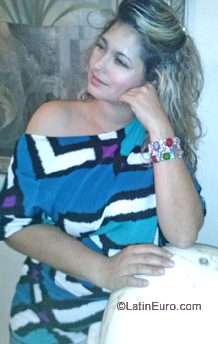 Date this nice looking United States girl Cind from Tucson US14910