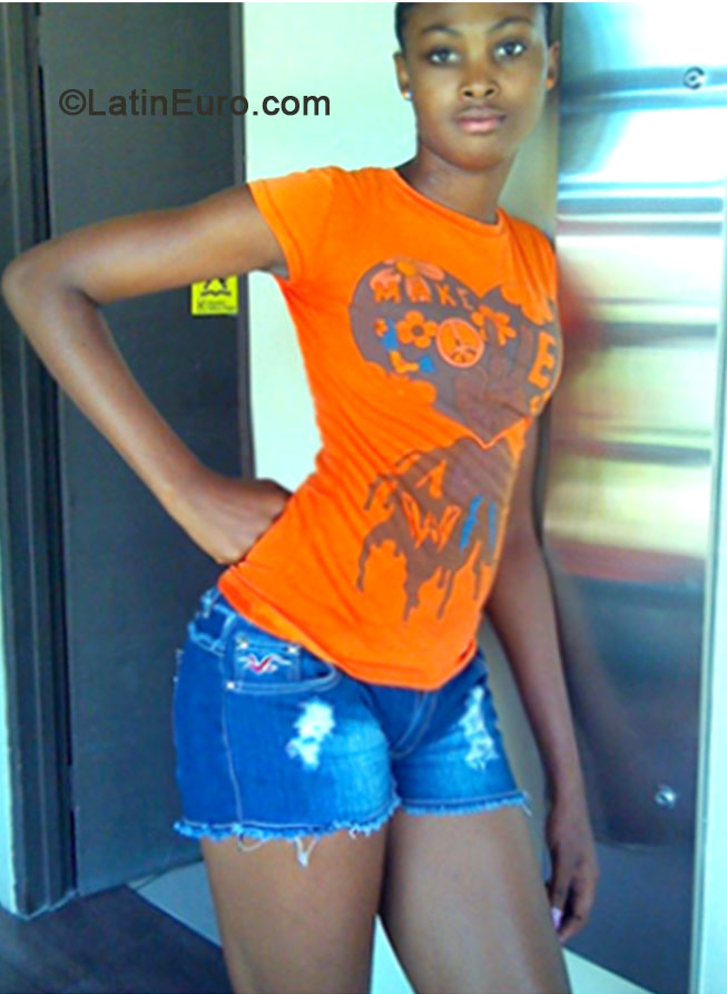 Date this hard body Jamaica girl Natalie from Kingston JM1618