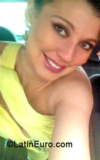 Date this funny Brazil girl Kelly from Curitiba BR8724