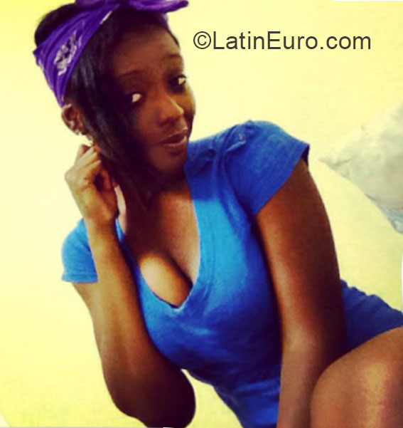 Date this happy Jamaica girl Lesa from Kingston JM1627