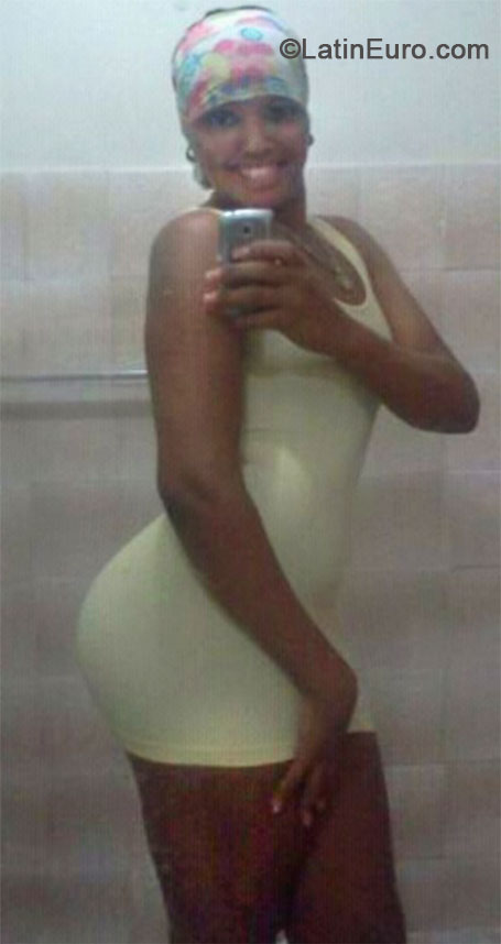 Date this attractive Dominican Republic girl Karen from Santo Domingo DO18850