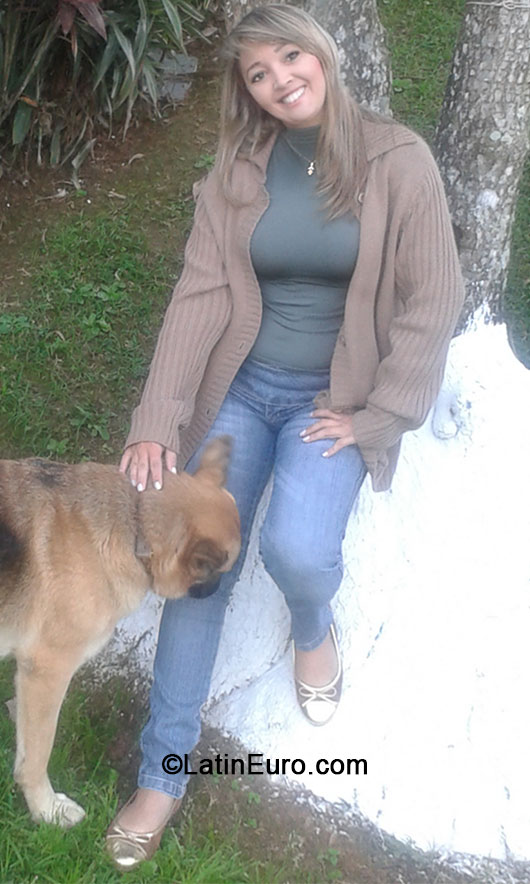 Date this gorgeous Brazil girl Kely from Petrolina BR8757