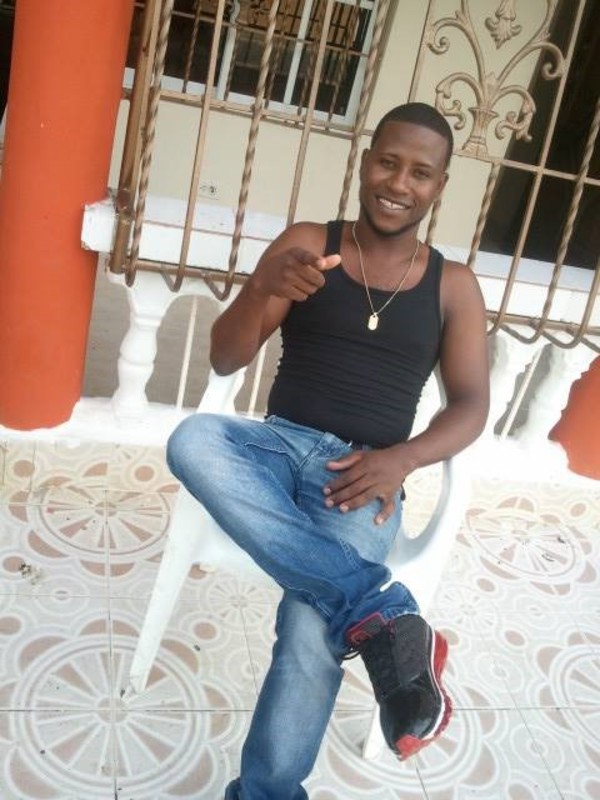 Date this athletic Dominican Republic man Suriel from San Cristobar DO18918