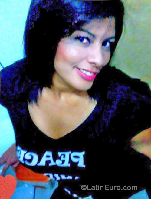 Date this hard body Brazil girl Faby from Goiania BR8763