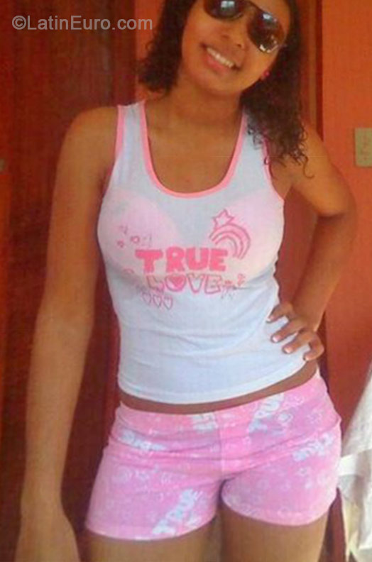 Date this voluptuous Dominican Republic girl Yadi from Santiago DO55226