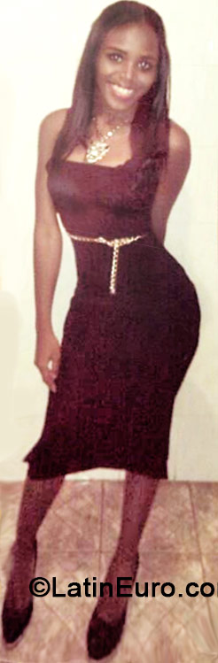 Date this sultry Jamaica girl Kadijia from Kingston JM1672