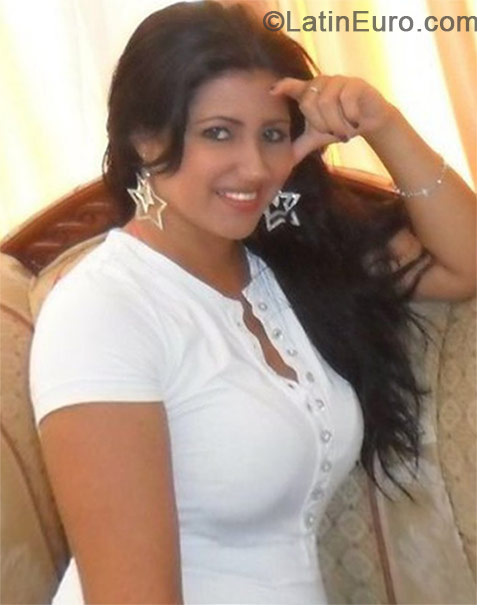 Date this attractive Colombia girl Jennifer from Cali CO15195