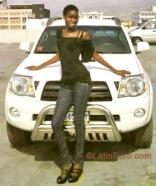 Date this delightful Jamaica girl Shawna from Kingston JM1677