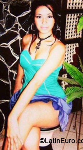 Date this pretty Bolivia girl Mel from Santa Cruz BO20