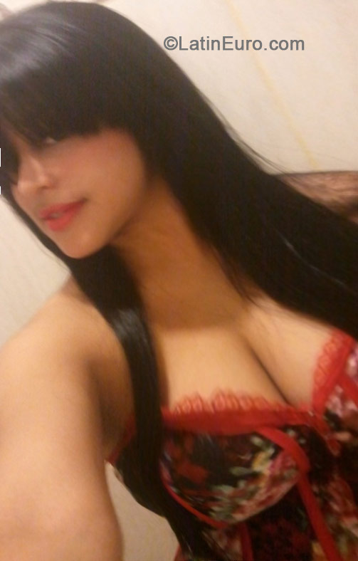 Date this nice looking Dominican Republic girl Aneris from La Vega DO23052