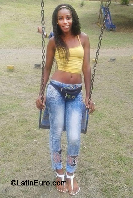 Date this happy Colombia girl Jessica from Cali CO15457